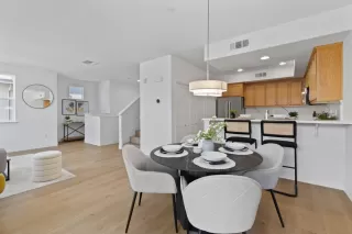 Photo #4: ML82019992 Listing 