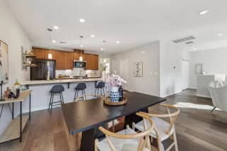 Photo #5: ML82020160 Listing 