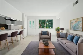 Photo #4: ML82020287 Listing 