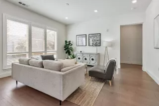 Photo #5: ML82020369 Listing 