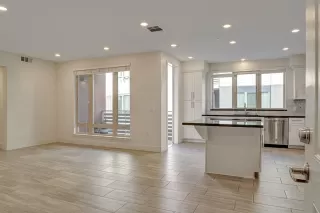 Photo #3: ML82020554 Listing