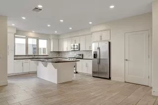 Photo #5: ML82020554 Listing