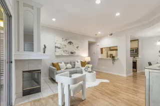 Photo #4: ML82020575 Listing 