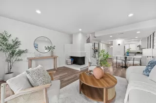 Photo #2: ML82020672 Listing 