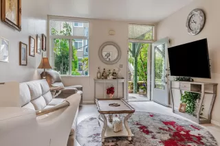 Photo #4: ML82021030 Listing 