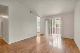 Photo #3: ML82021035 Listing