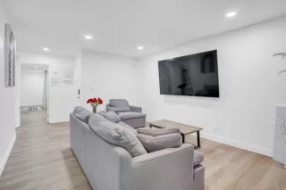 Photo #4: ML82021126 Listing 