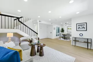 Photo #4: ML82021136 Listing 