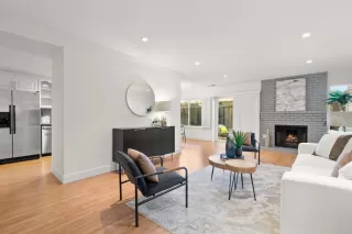 Photo #2: ML82021137 Listing 