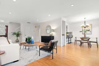 Photo #5: ML82021137 Listing 