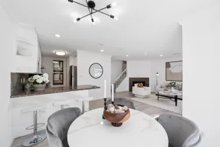 Photo #5: ML82021150 Listing