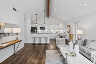 Photo #1: ML82021592 Listing