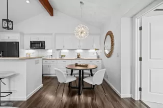 Photo #5: ML82021592 Listing