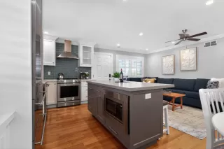 Photo #4: ML82021777 Listing 