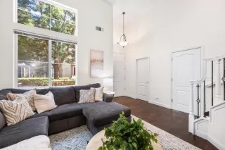 Photo #5: ML82021850 Listing 