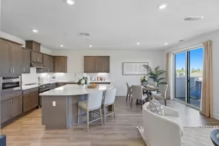 Photo #5: ML82021864 Listing