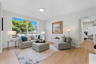 Photo #4: ML82021957 Listing 