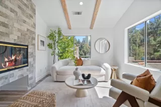 Photo #2: ML82021999 Listing 