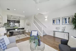 Photo #6: ML82022033 Listing 