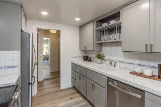 Photo #5: ML82022039 Listing 