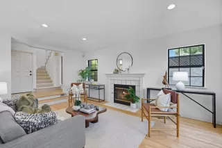 Photo #4: ML82022194 Listing