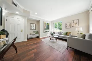 Photo #4: ML82022379 Listing 