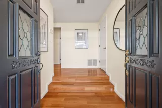 Photo #5: ML82022503 Listing 