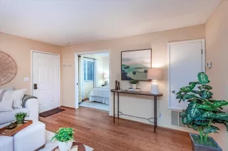 Photo #6: ML82022700 Listing 