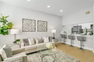 Photo #5: ML82022935 Listing 