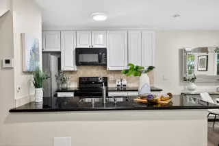 Photo #4: ML82022940 Listing 