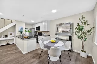 Photo #5: ML82022940 Listing 