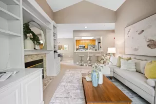 Photo #4: ML82022951 Listing 