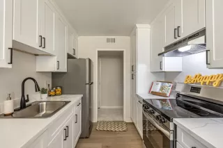 Photo #5: ML82022980 Listing 