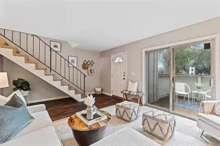 Photo #2: ML82023097 Listing 