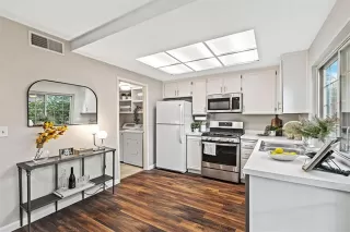 Photo #4: ML82023097 Listing 