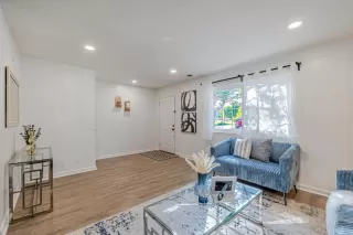 Photo #4: ML82023126 Listing 