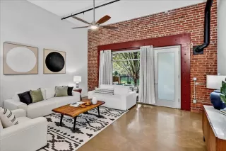 Photo #4: ML82023379 Listing 