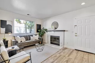 Photo #4: ML82023405 Listing 