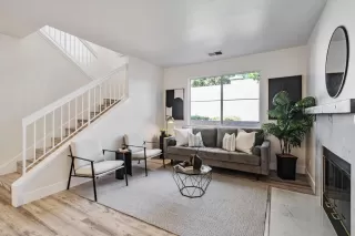 Photo #5: ML82023405 Listing 