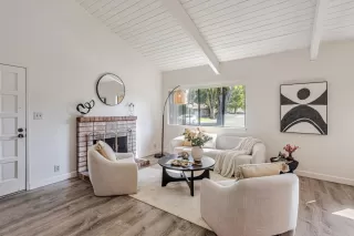 Photo #5: ML82023409 Listing