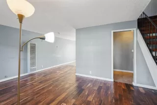 Photo #4: ML82023431 Listing 