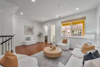 Photo #5: ML82023533 Listing 