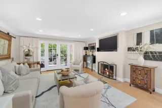 Photo #2: ML82023855 Listing