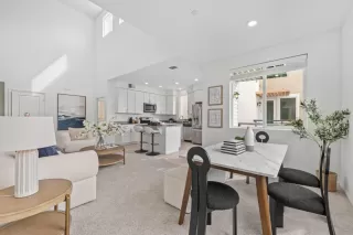 Photo #5: ML82023930 Listing 