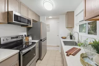 Photo #5: ML82024058 Listing 