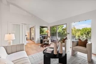 Photo #1: ML82024336 Listing 