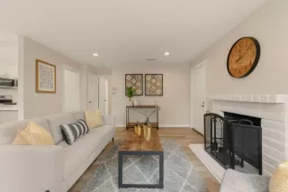 Photo #5: ML82024708 Listing 