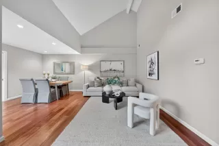 Photo #4: ML82024987 Listing