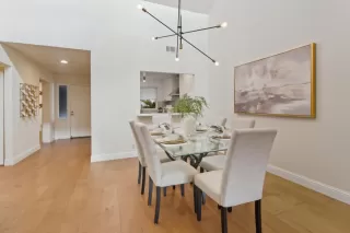 Photo #5: ML82025010 Listing 