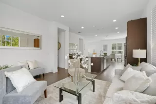 Photo #5: ML82025011 Listing